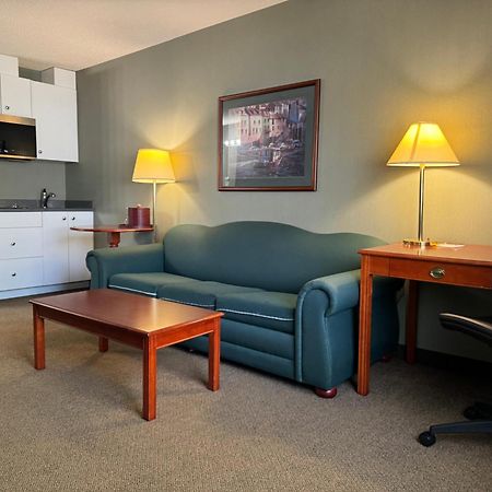 Days Inn By Wyndham Whitecourt Kültér fotó