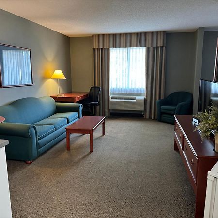 Days Inn By Wyndham Whitecourt Kültér fotó