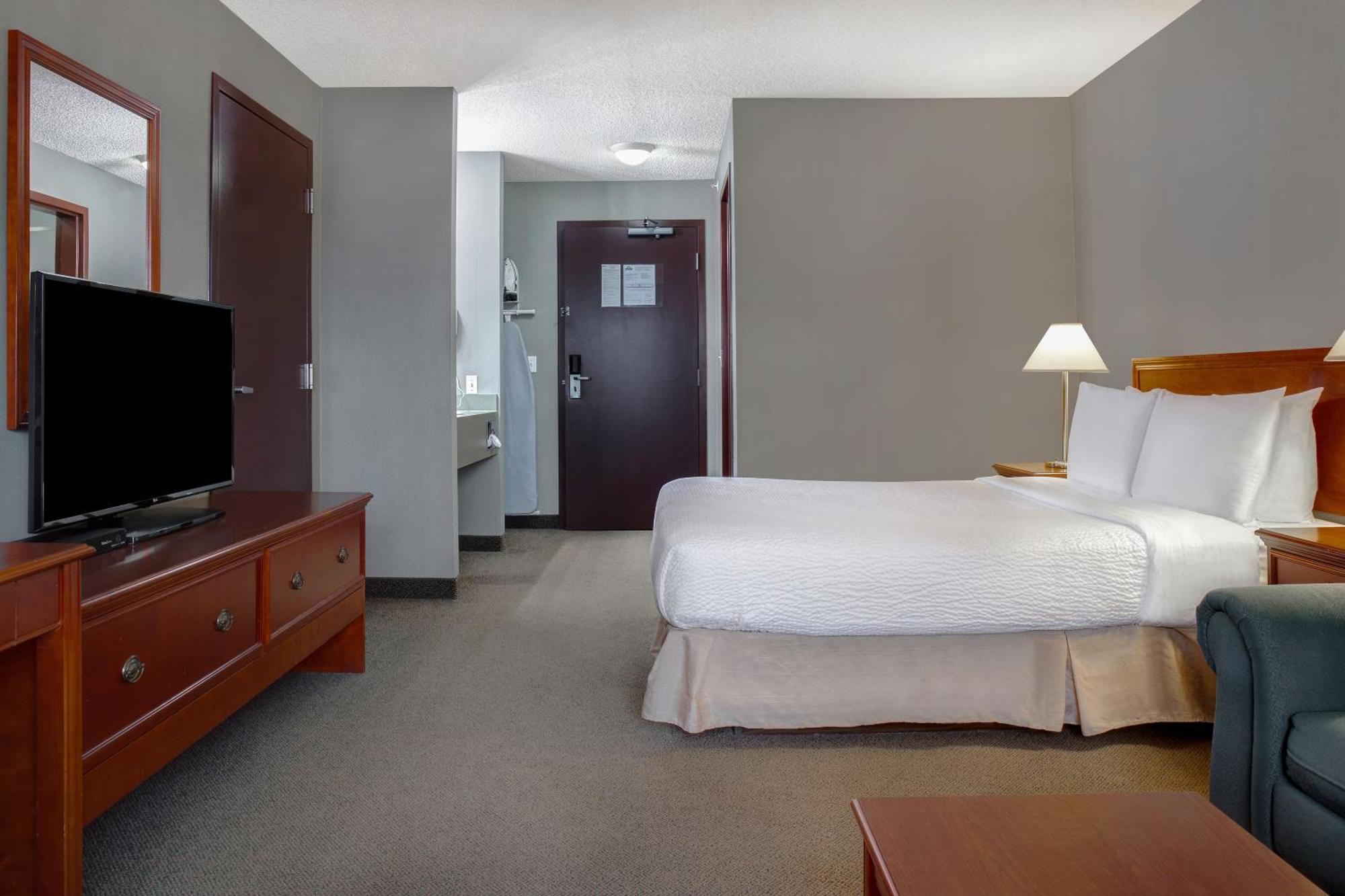 Days Inn By Wyndham Whitecourt Kültér fotó