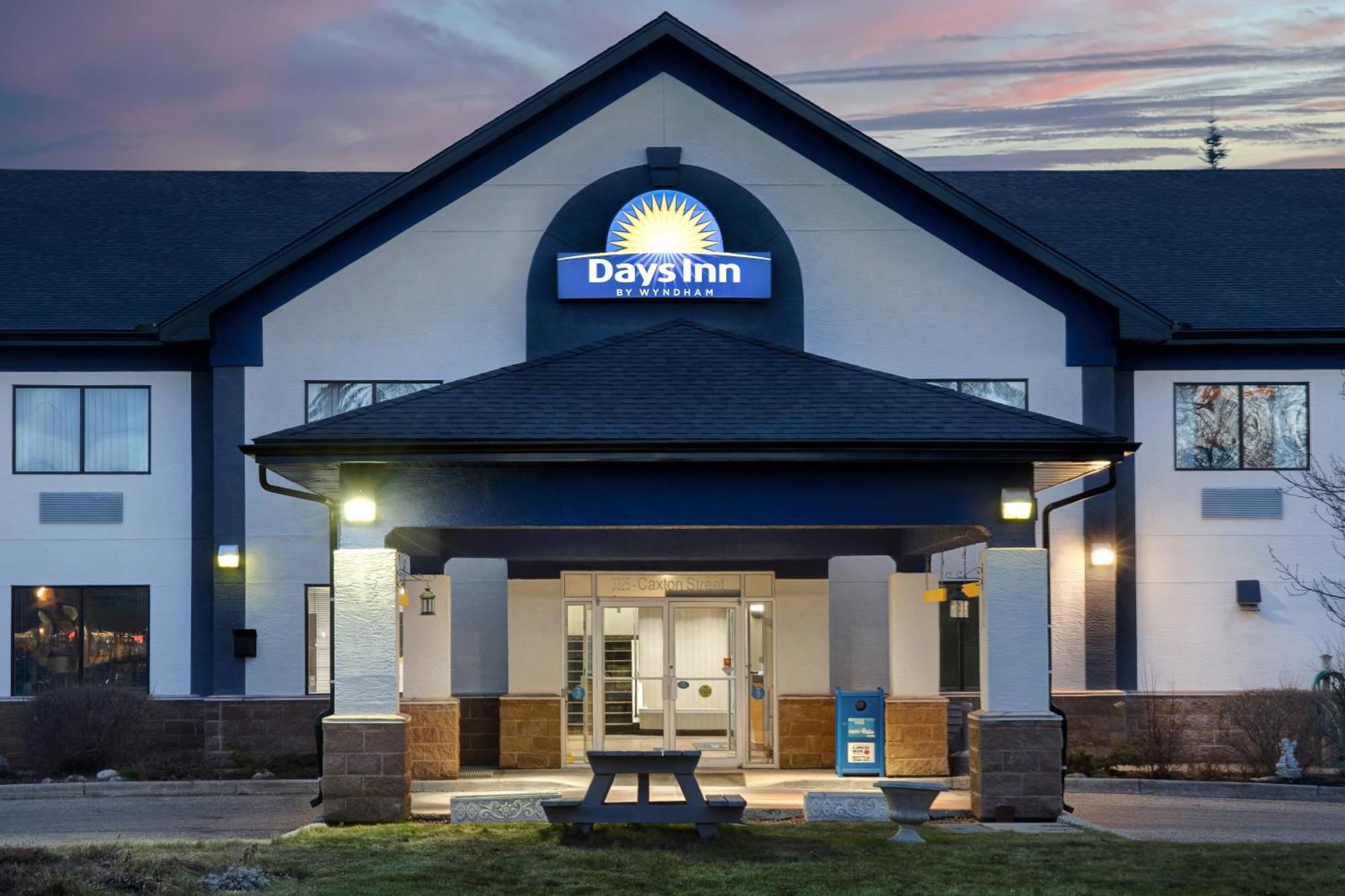 Days Inn By Wyndham Whitecourt Kültér fotó