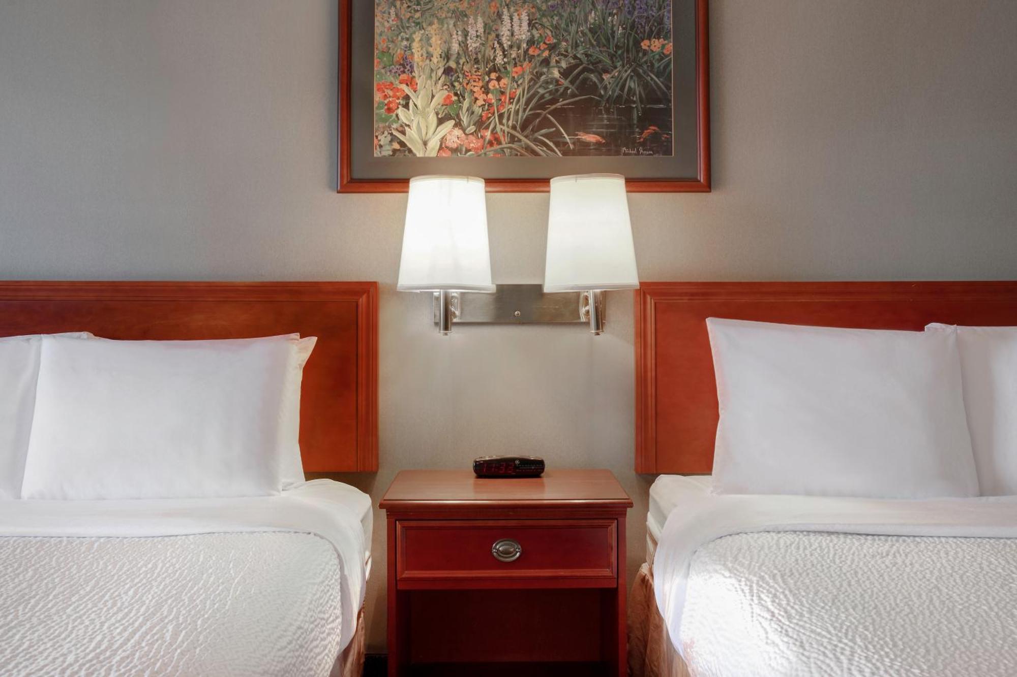 Days Inn By Wyndham Whitecourt Kültér fotó