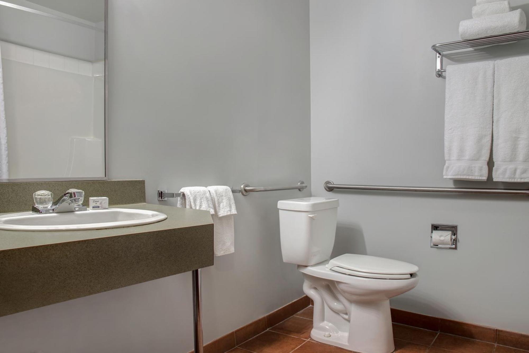 Days Inn By Wyndham Whitecourt Kültér fotó